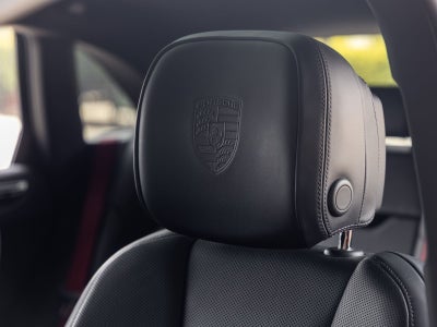 2023 Porsche Macan Base