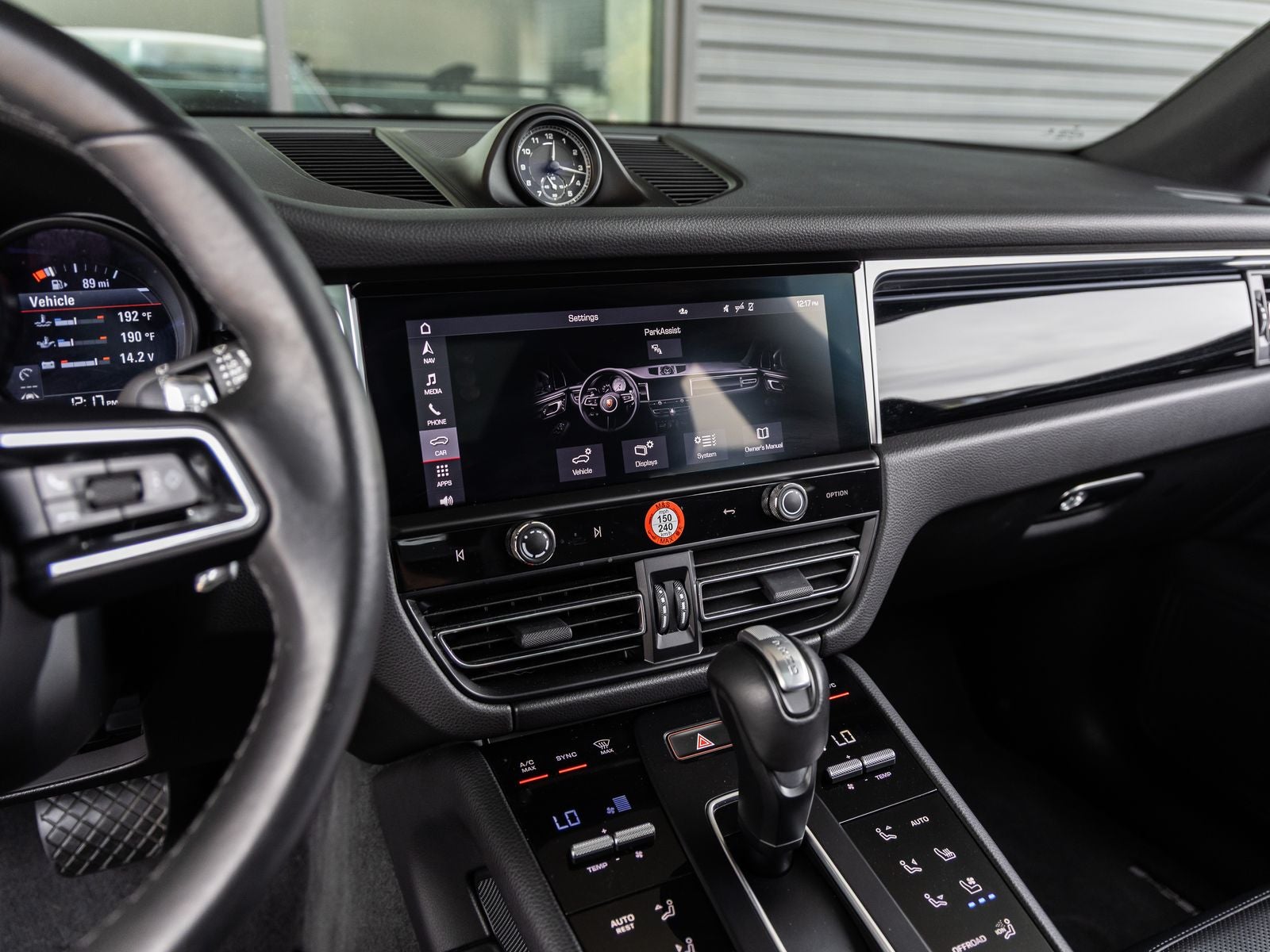 2023 Porsche Macan Base