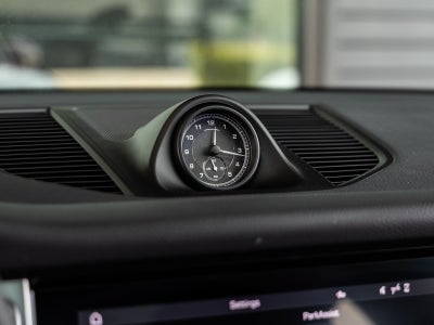 2023 Porsche Macan Base