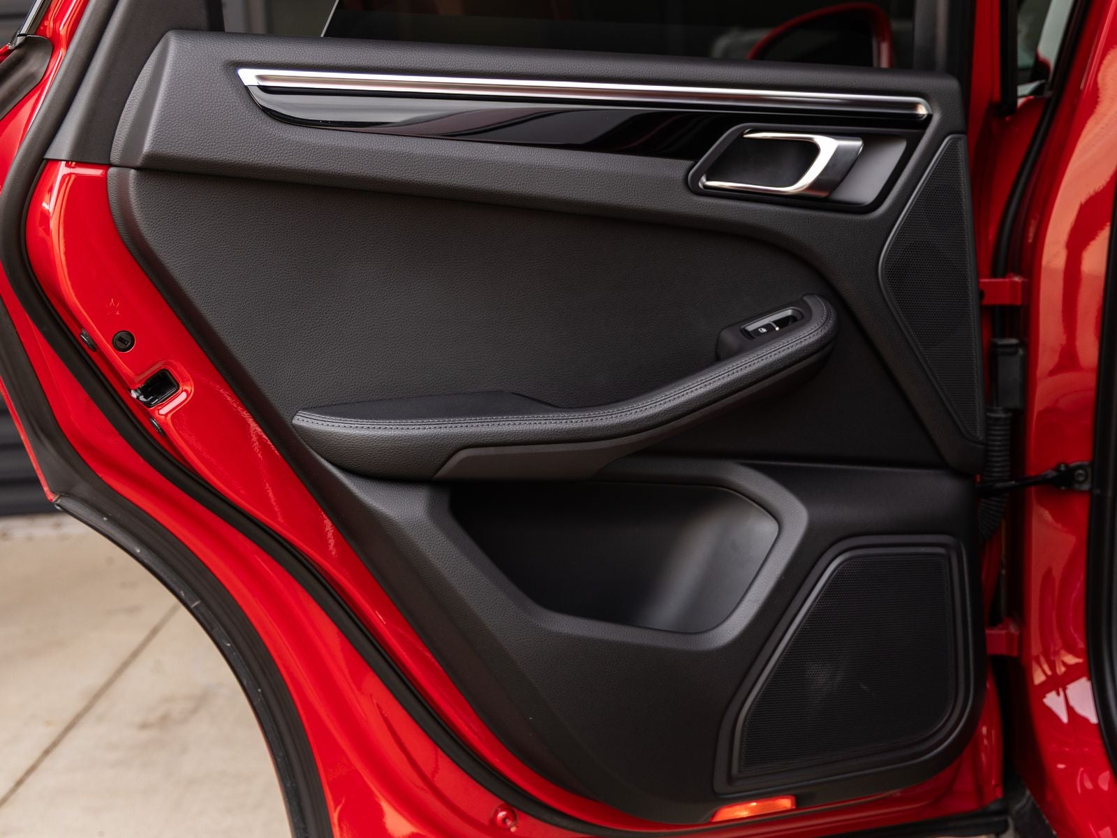 2023 Porsche Macan Base