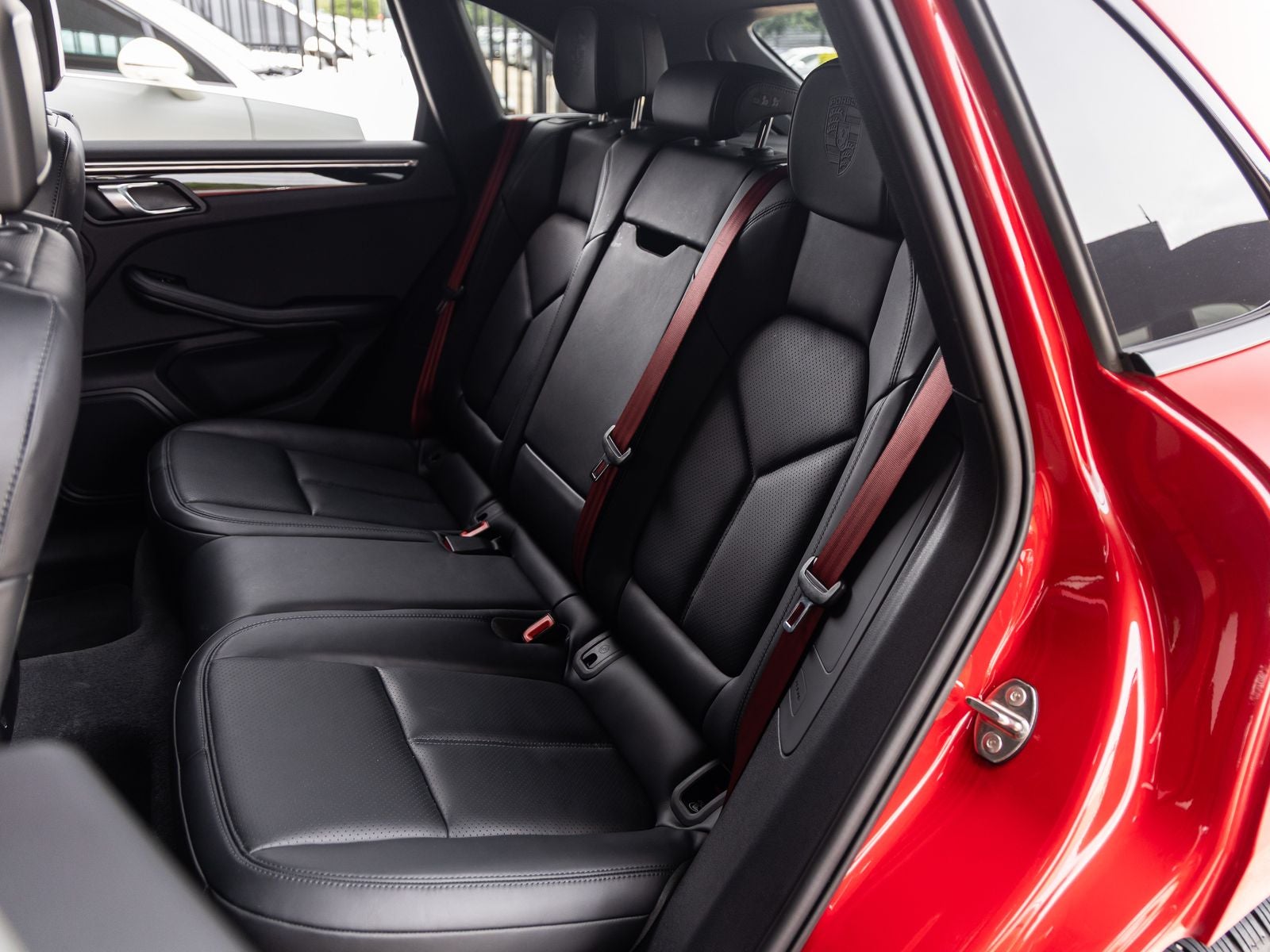 2023 Porsche Macan Base