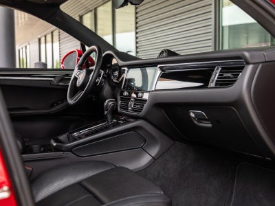 2023 Porsche Macan Base