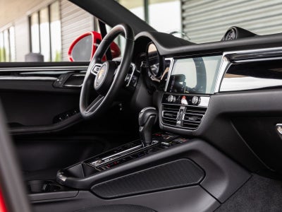 2023 Porsche Macan Base