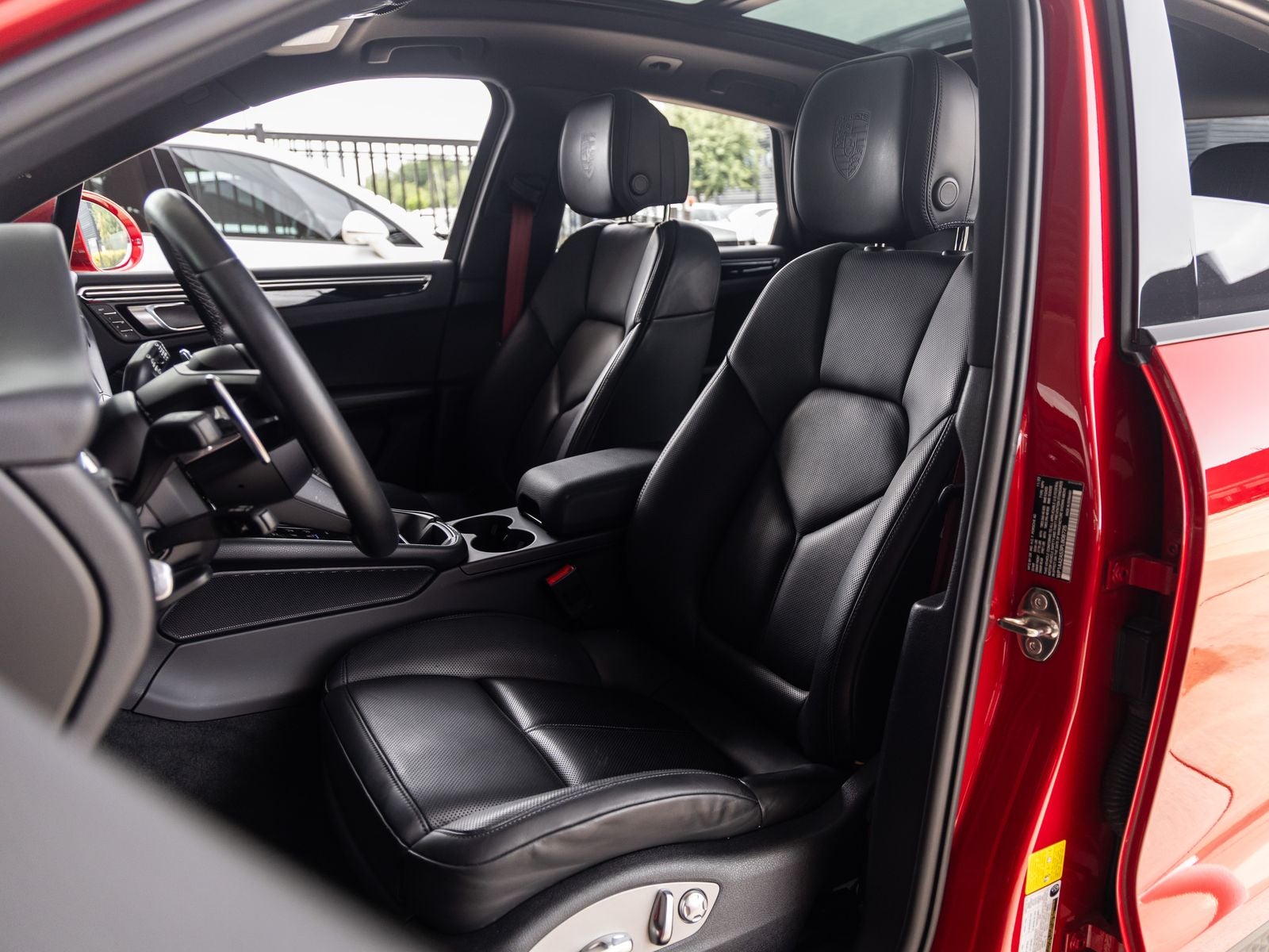 2023 Porsche Macan Base