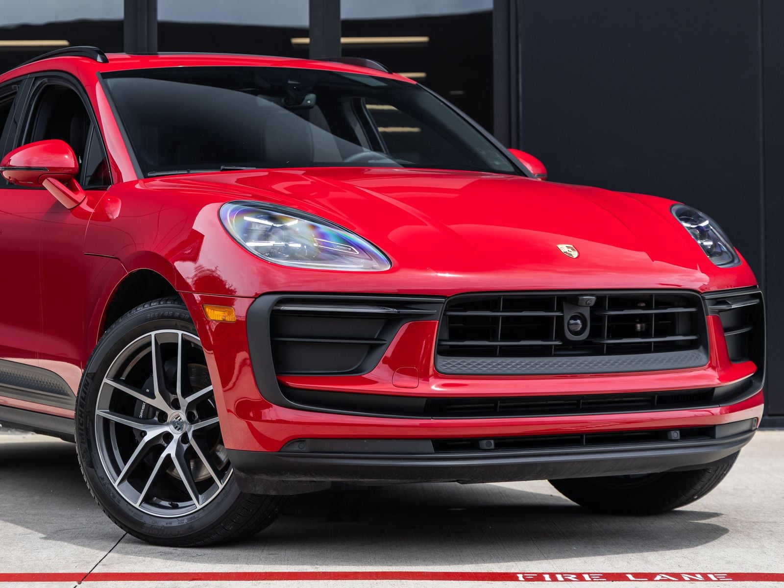 2023 Porsche Macan Base