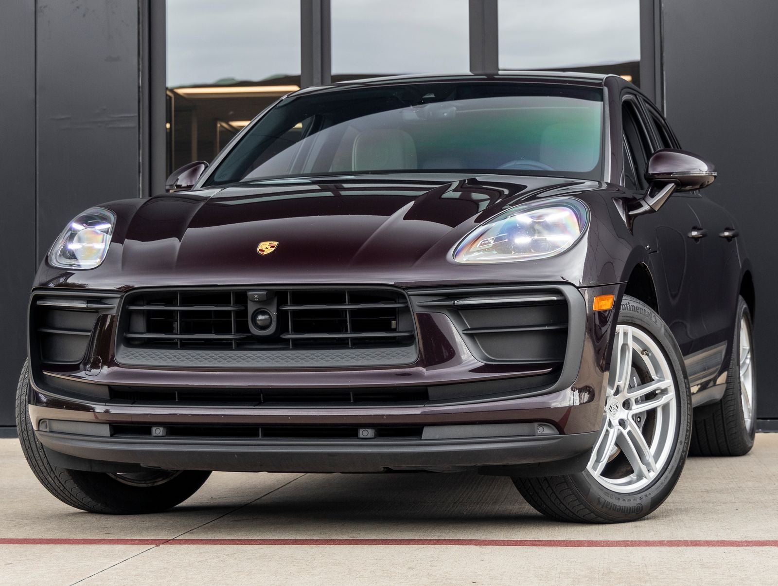 2024 Porsche Macan's photo