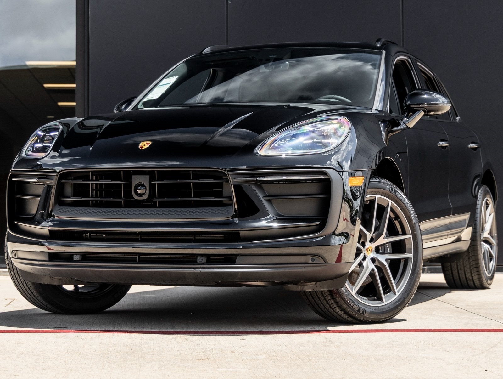 2025 Porsche Macan Base