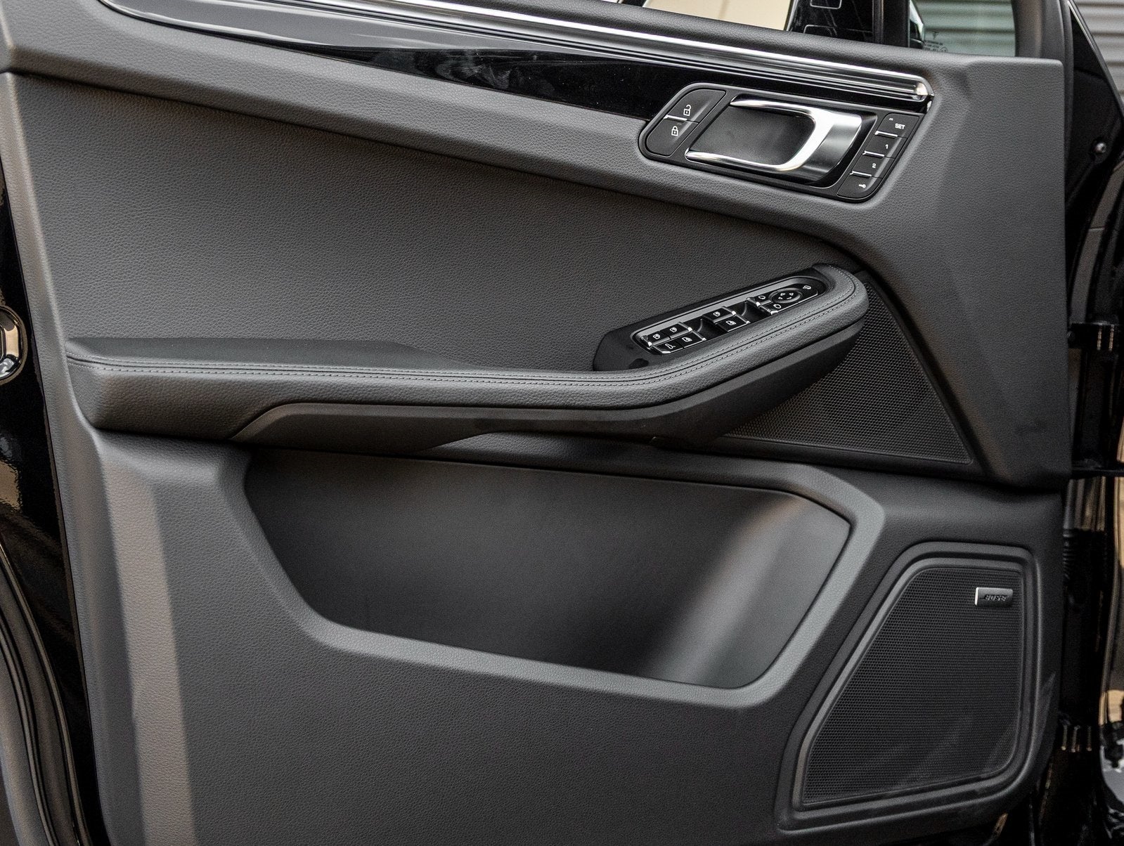 2025 Porsche Macan Macan