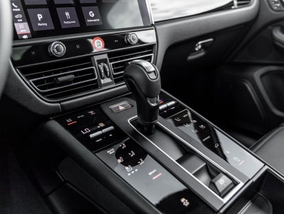 2025 Porsche Macan Macan