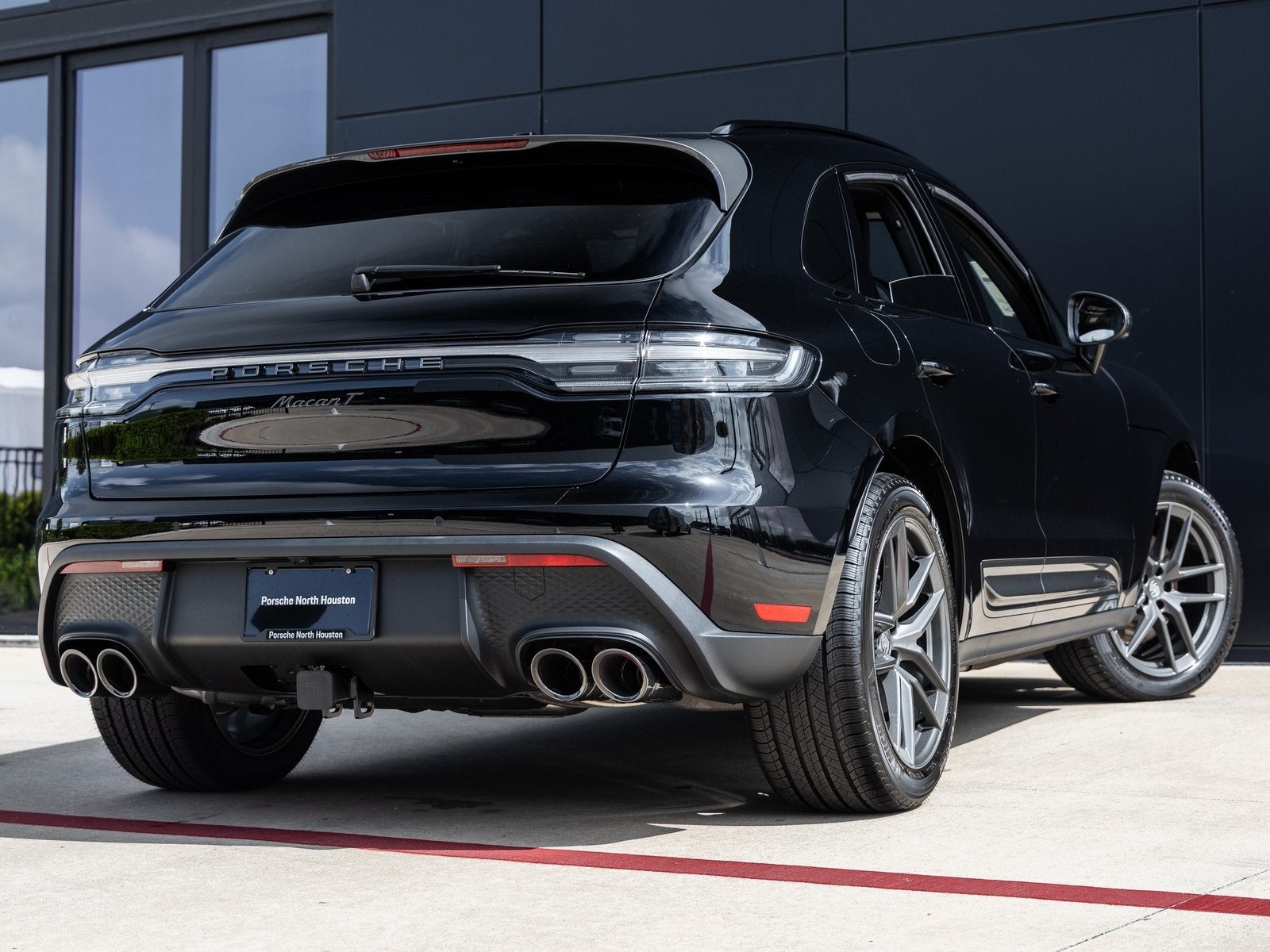 2025 Porsche Macan Macan T