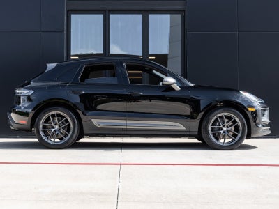 2025 Porsche Macan Macan T