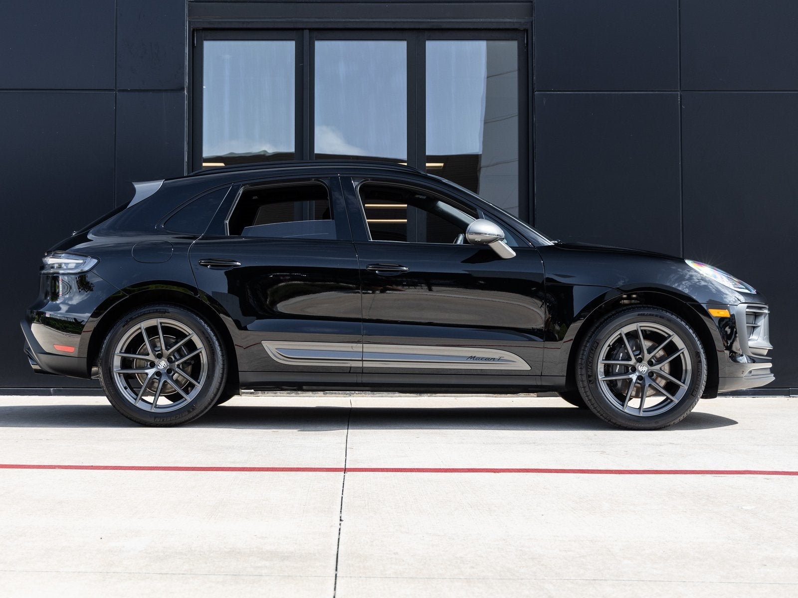 2025 Porsche Macan Macan T