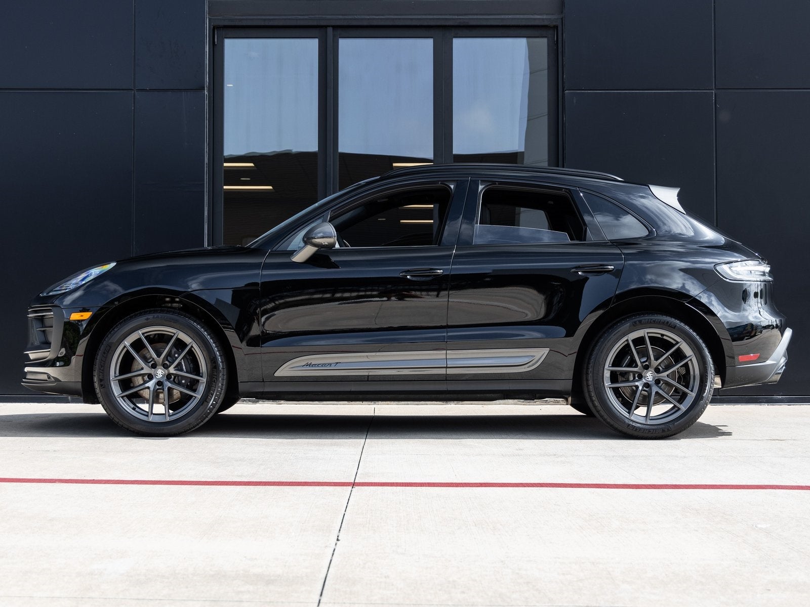 2025 Porsche Macan Macan T