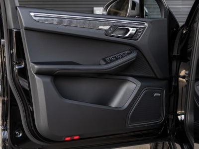 2025 Porsche Macan Macan T