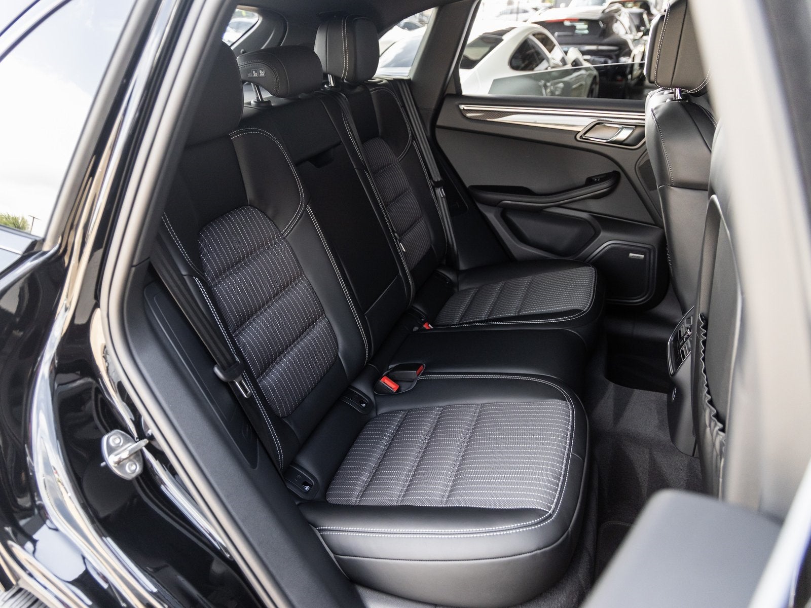 2025 Porsche Macan Macan T