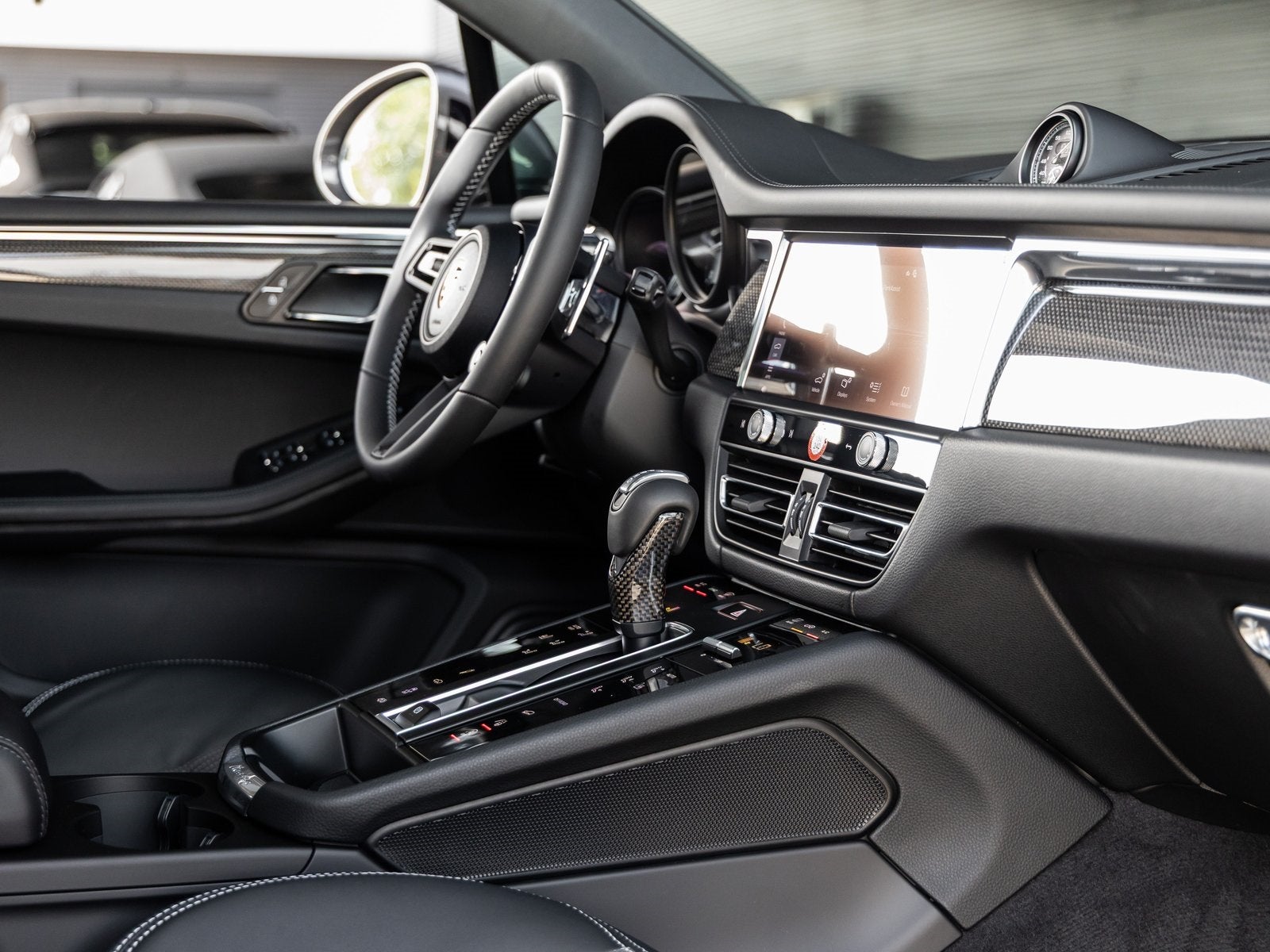 2025 Porsche Macan Macan T