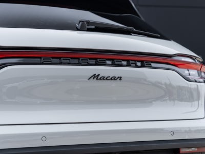 2026 Porsche Macan Macan