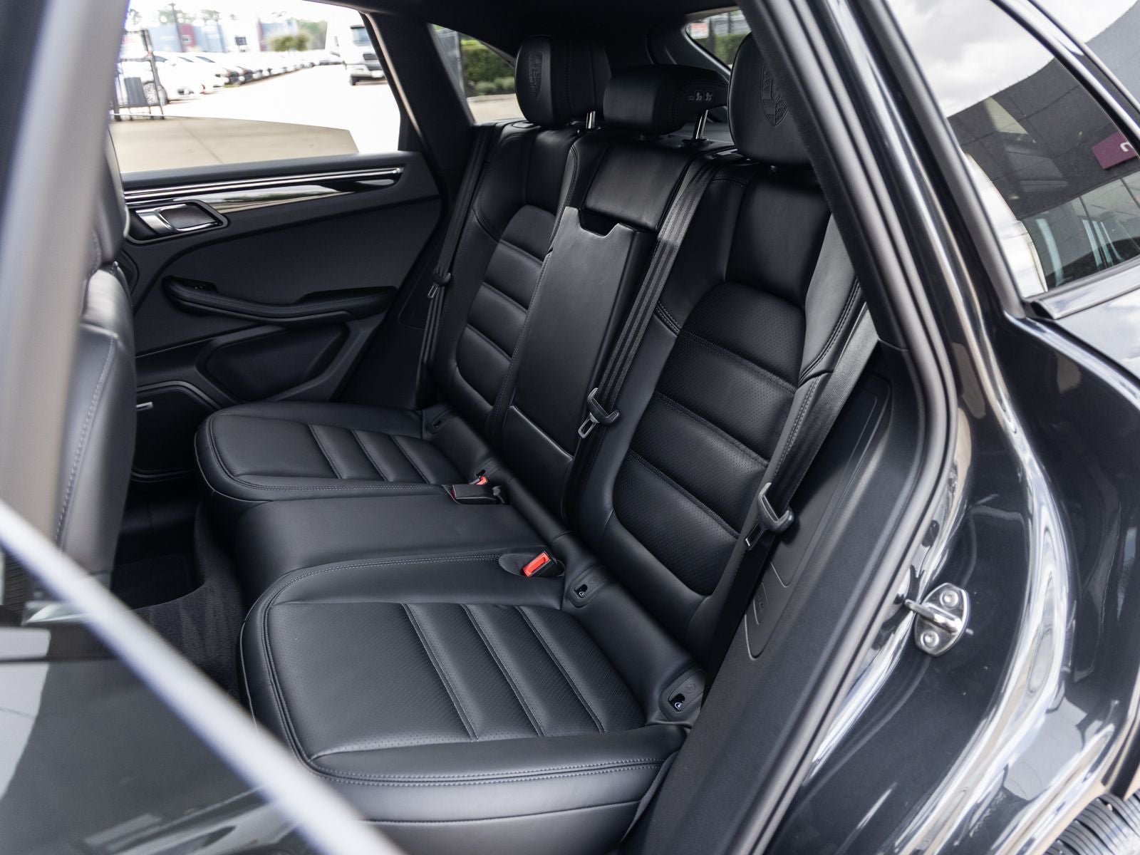 2026 Porsche Macan Macan