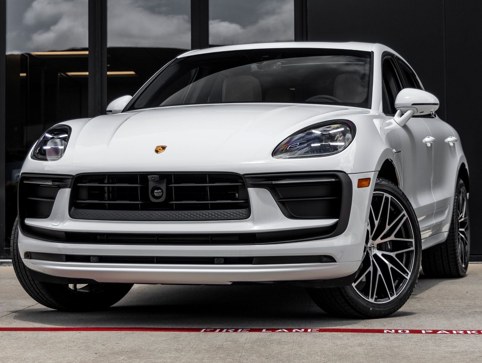 2026 Porsche Macan AWD