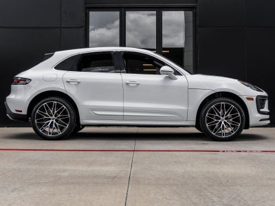 2026 Porsche Macan AWD