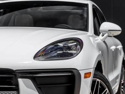 2026 Porsche Macan AWD