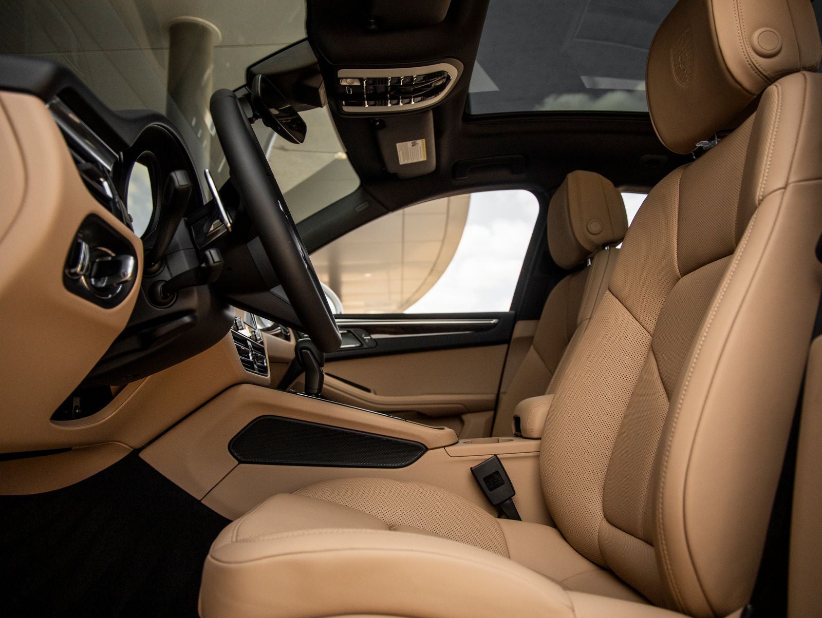 2026 Porsche Macan AWD