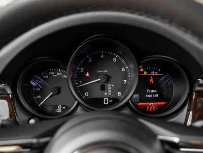 2026 Porsche Macan AWD
