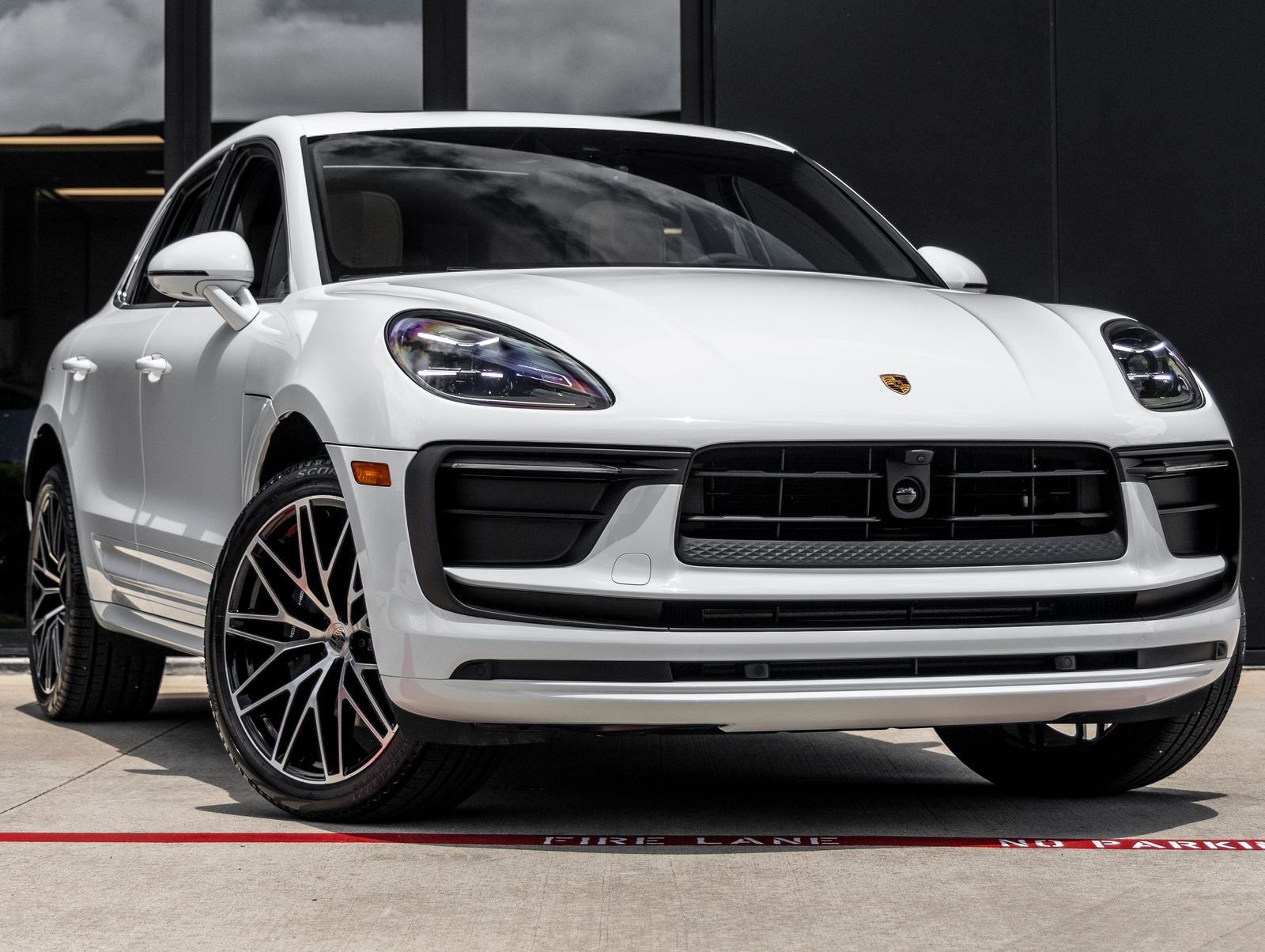 2026 Porsche Macan AWD