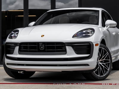 2026 Porsche Macan AWD