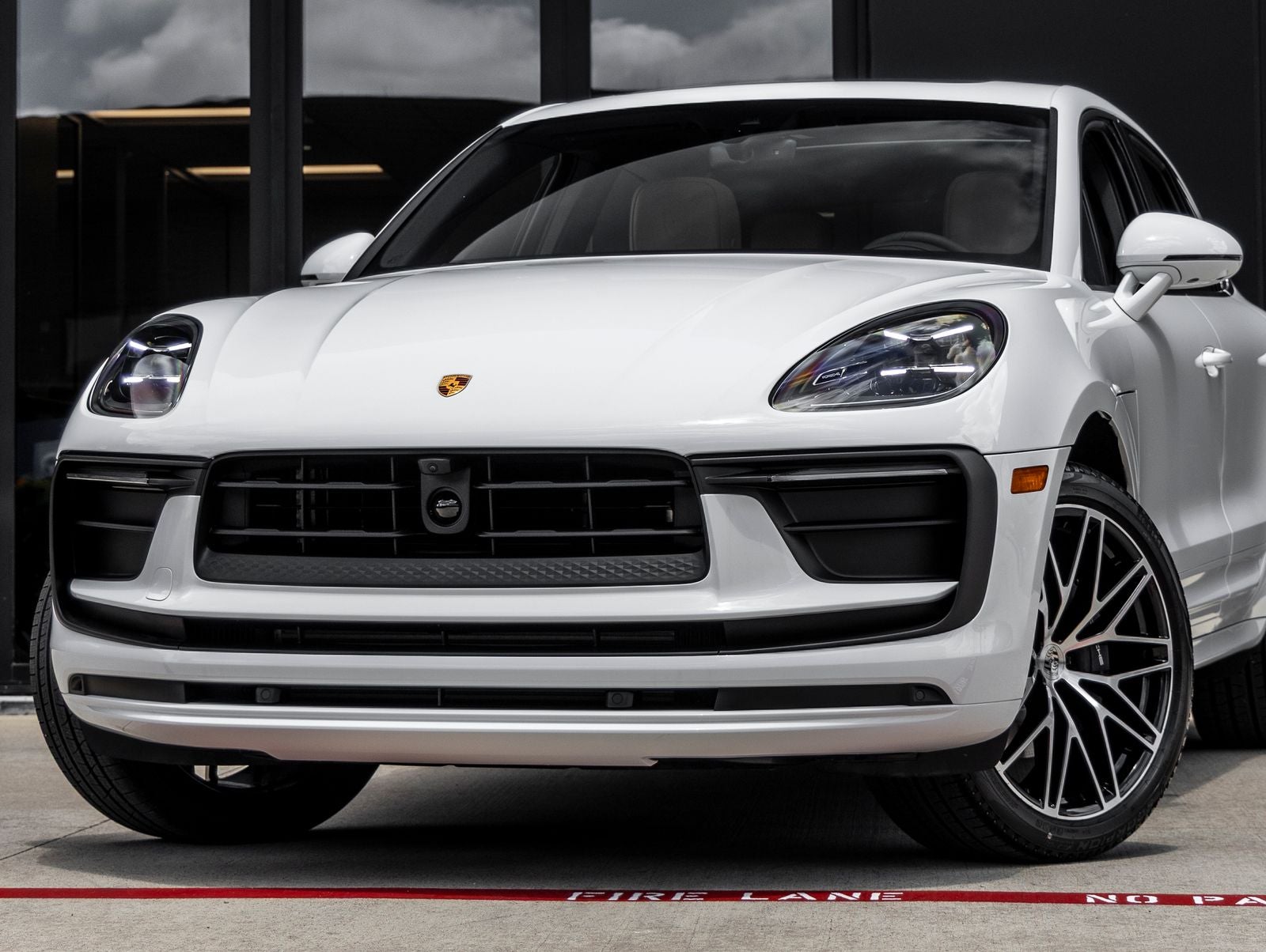 2026 Porsche Macan AWD