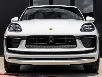 2026 Porsche Macan AWD