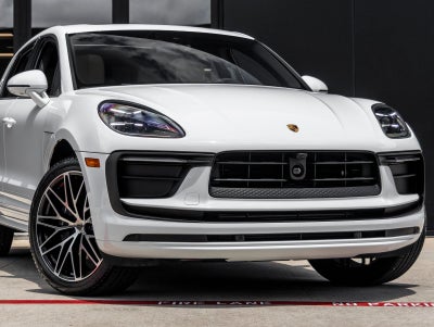 2026 Porsche Macan AWD