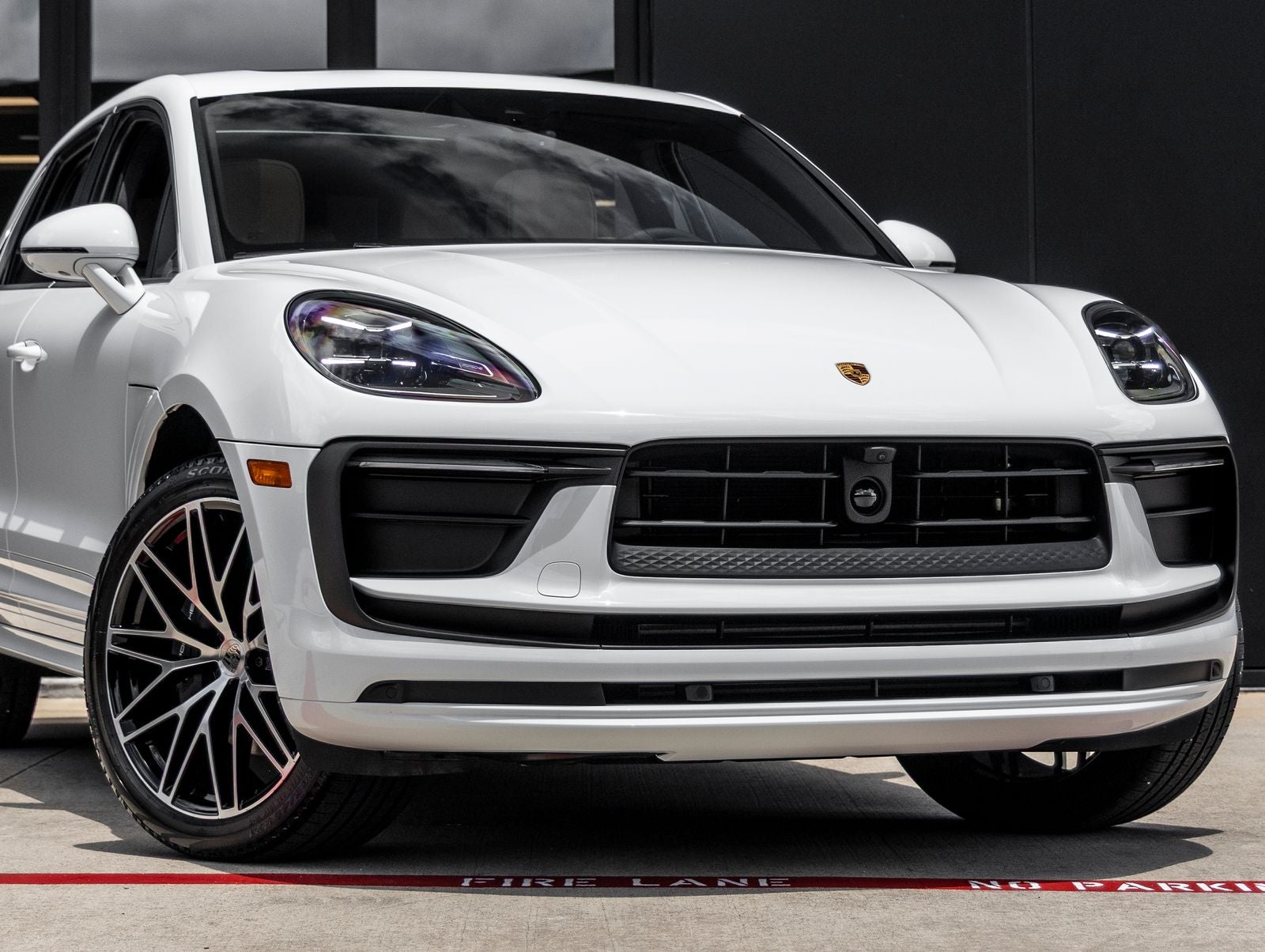 2026 Porsche Macan AWD