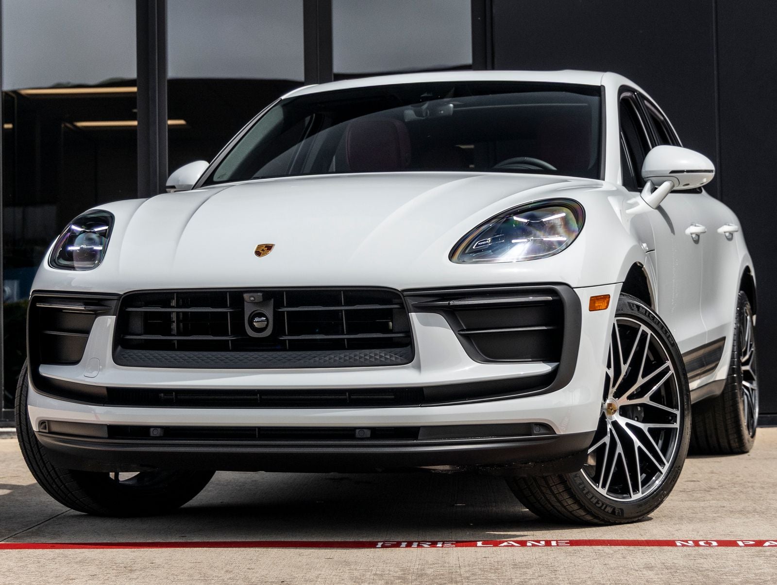 2026 Porsche Macan AWD
