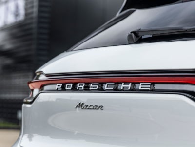 2026 Porsche Macan AWD