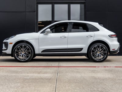 2026 Porsche Macan AWD