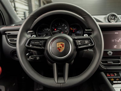 2026 Porsche Macan AWD