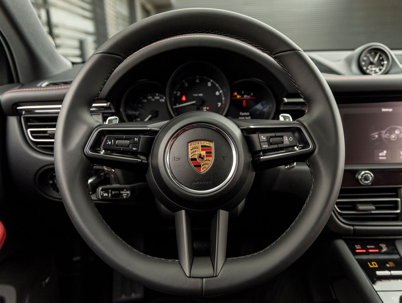 2026 Porsche Macan AWD