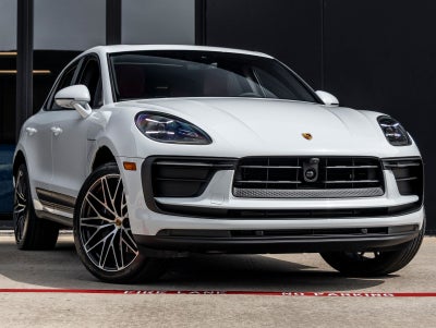 2026 Porsche Macan AWD