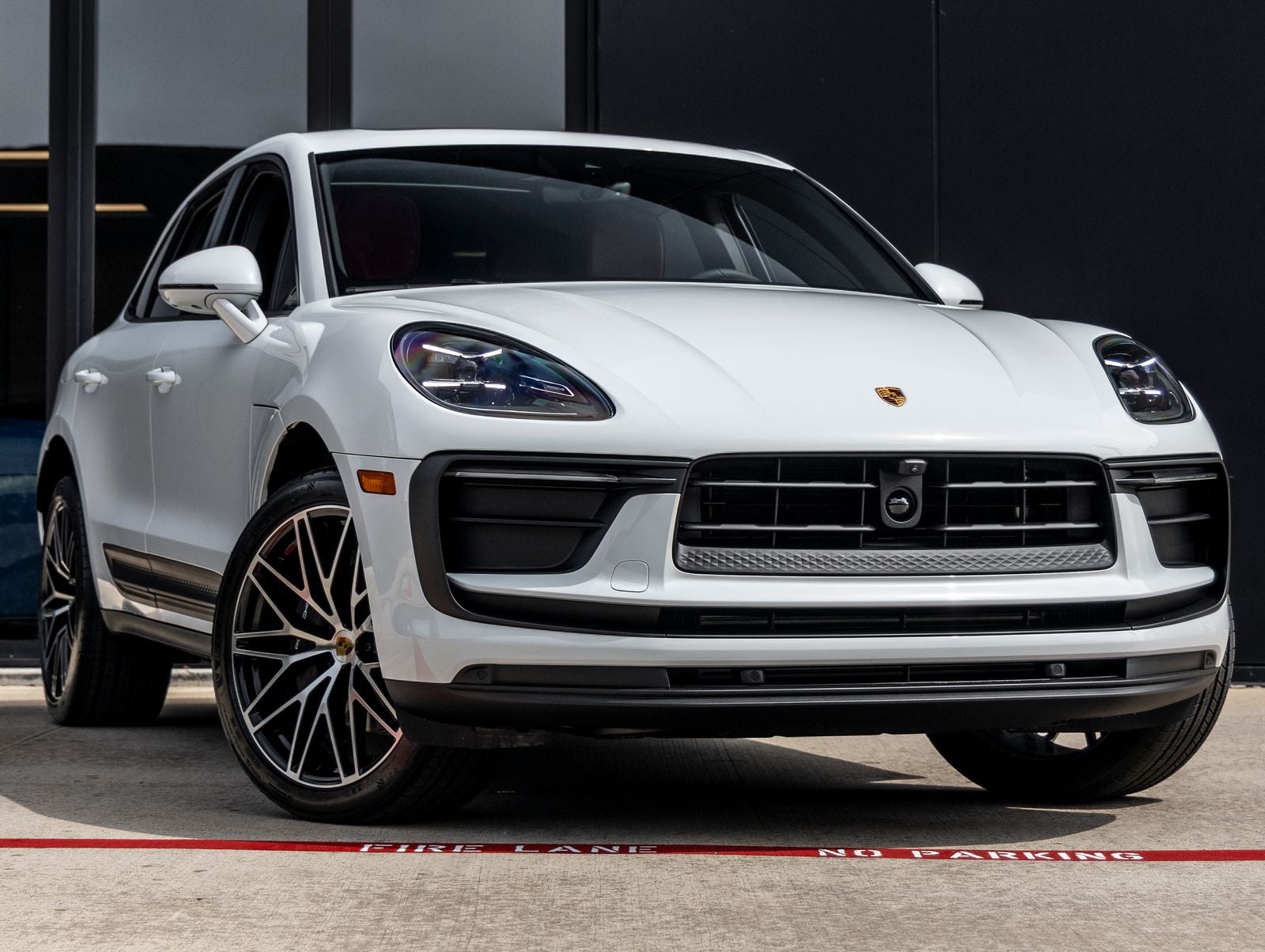 2026 Porsche Macan AWD