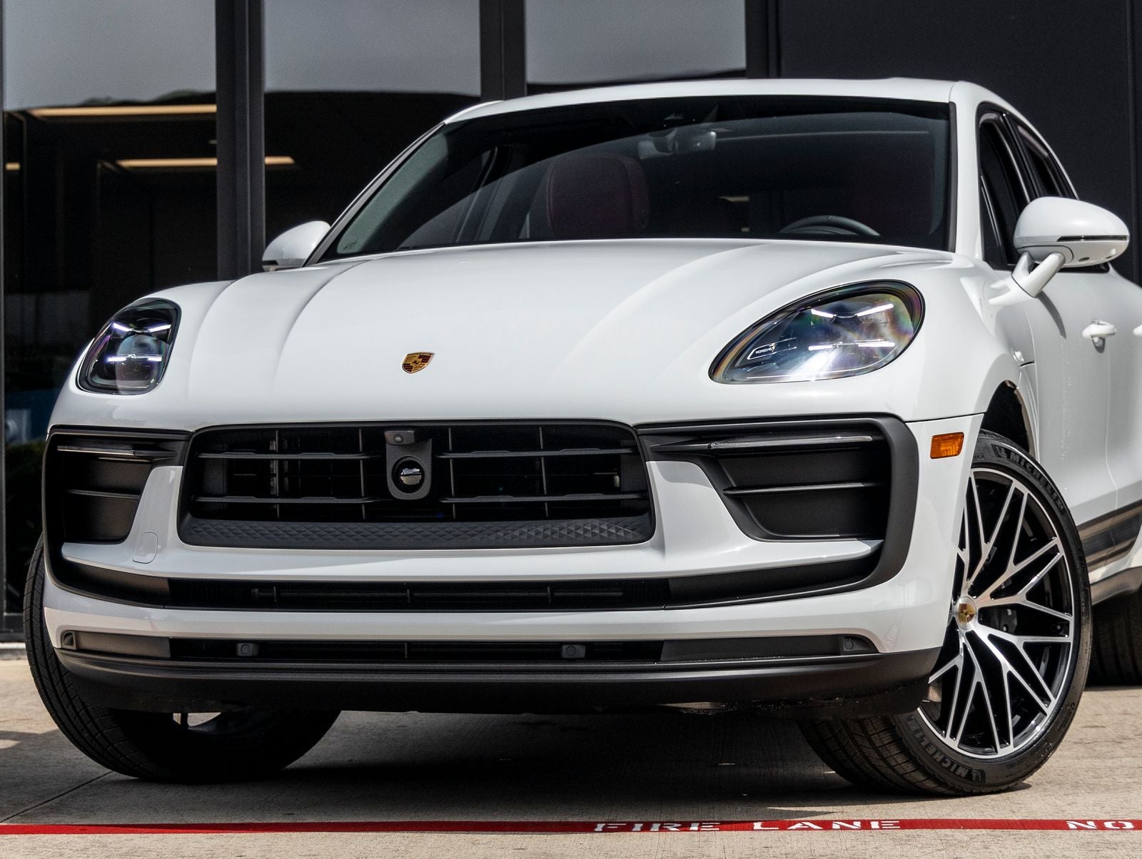 2026 Porsche Macan AWD