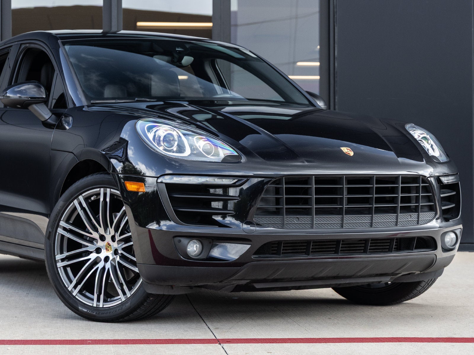 2018 Porsche Macan Macan Sport Edition