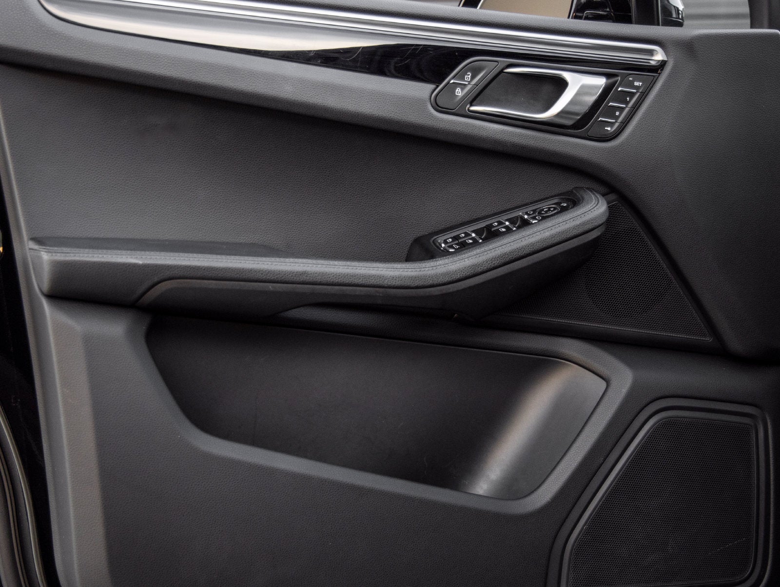 2023 Porsche Macan Macan