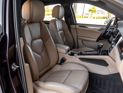 2023 Porsche Macan AWD