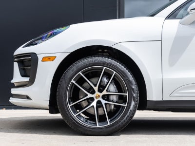 2025 Porsche Macan AWD
