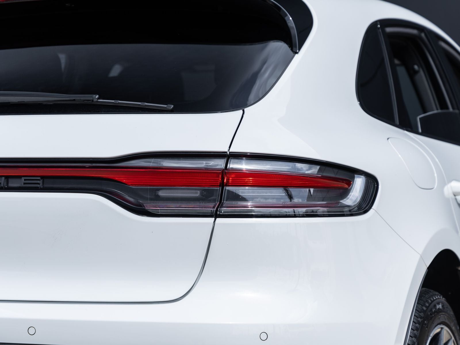 2025 Porsche Macan AWD