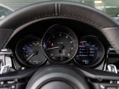 2025 Porsche Macan AWD