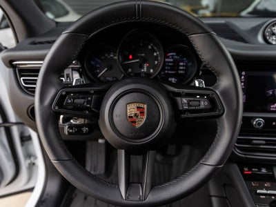 2025 Porsche Macan AWD