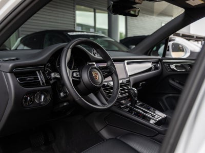 2025 Porsche Macan AWD