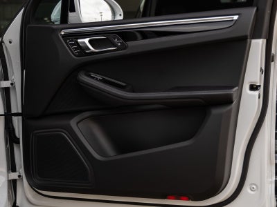 2025 Porsche Macan AWD